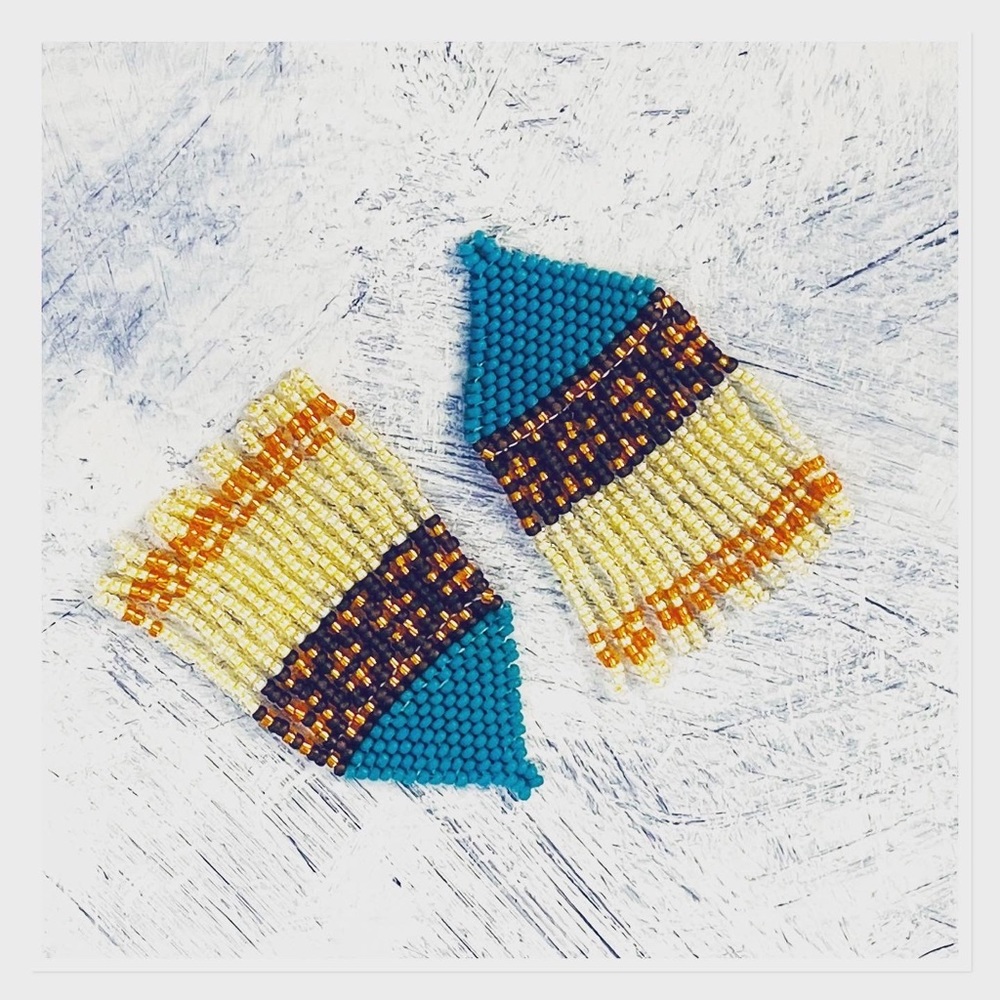 Beaded short fringe earrings